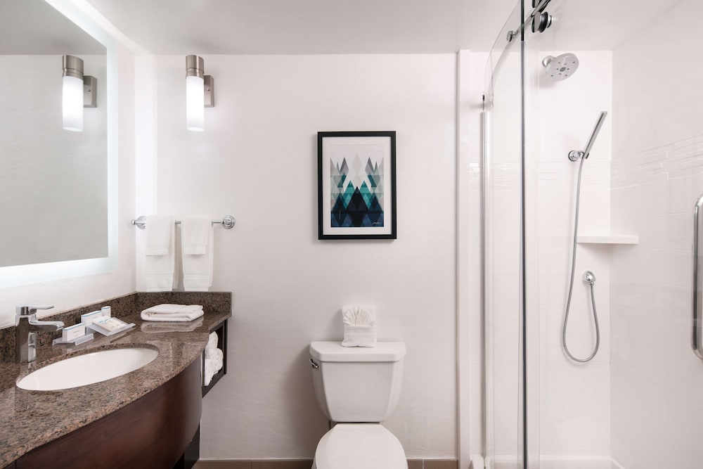 Hilton Garden Inn Cherry Creek 14/62