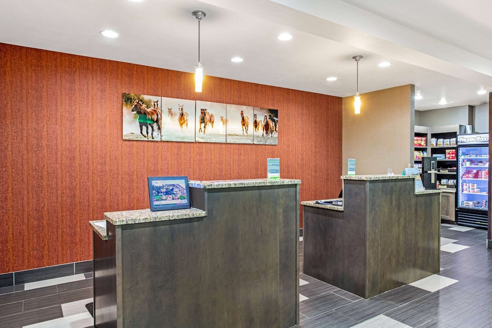 La Quinta Inn Suites Paducah 5/58