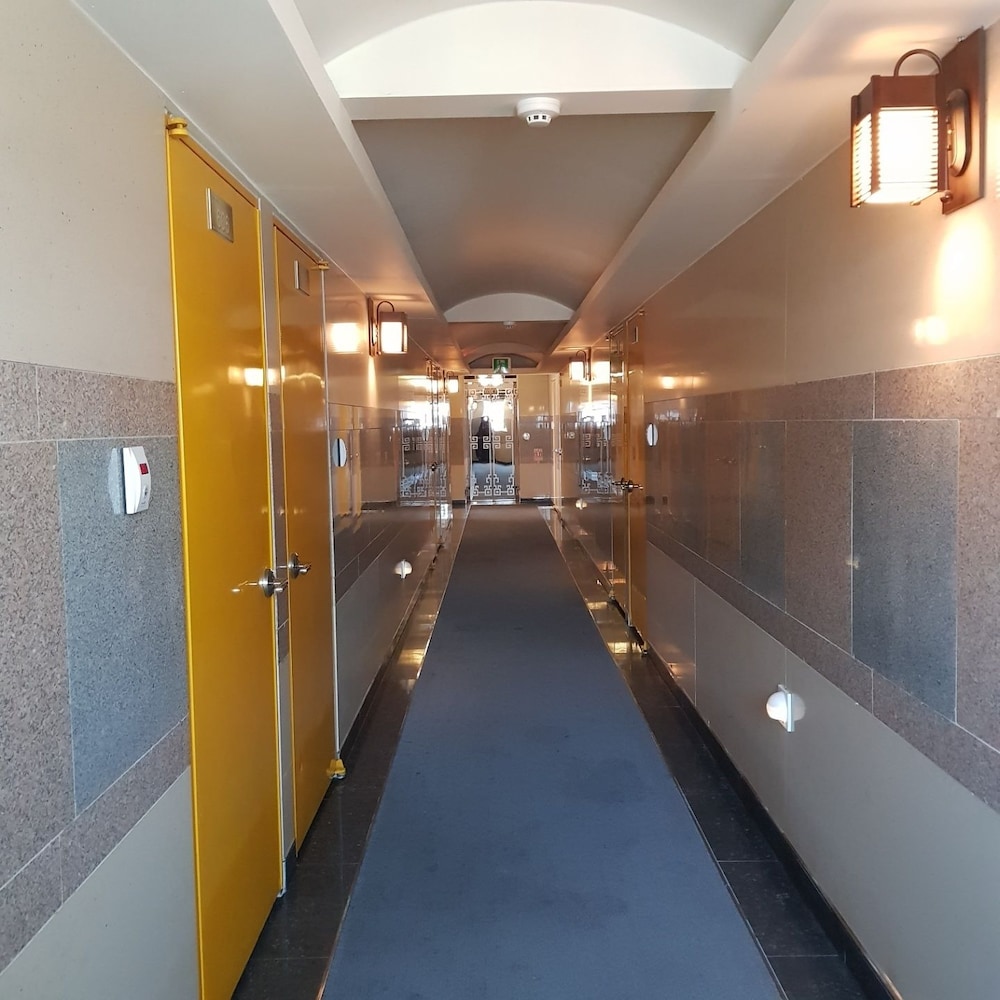 Arirang Hotel 35/50