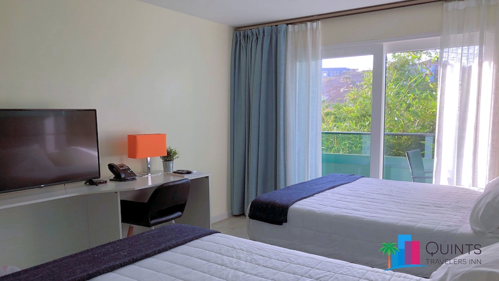 ROOM, QUEEN BED