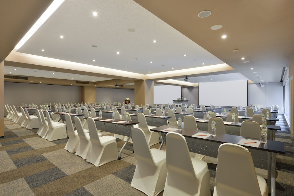 Tinidee Hotel Bangkok Golf Club 40/50