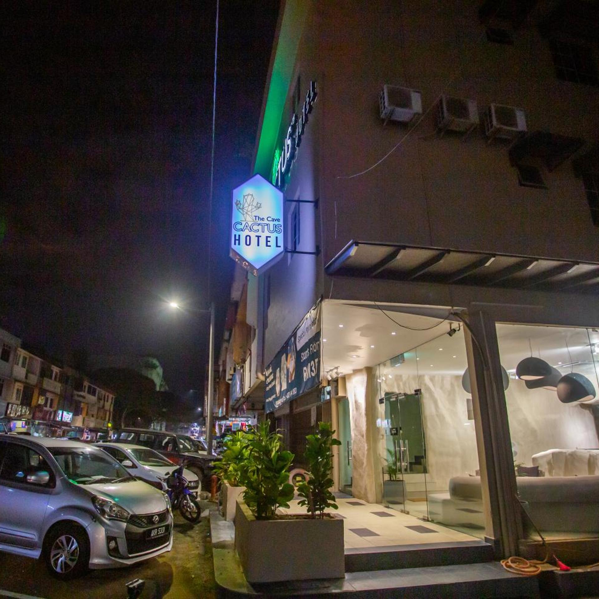 OYO 90028 Ragula Hotel 5/45
