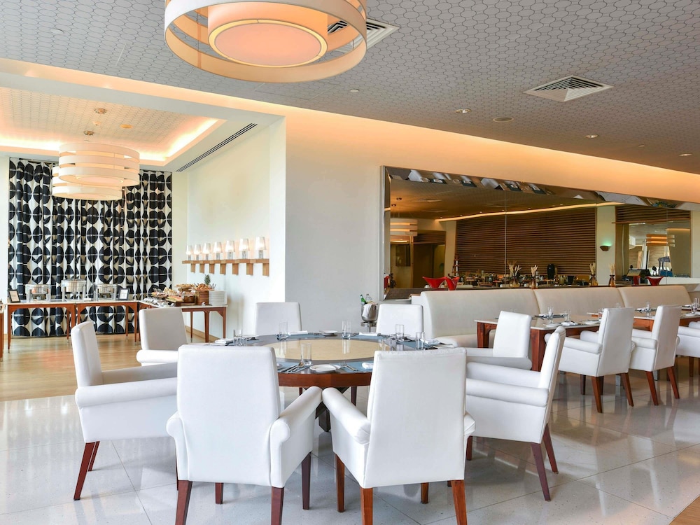 Raffles Dubai Hotel 36/50