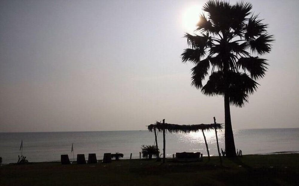 Hua Plee Lazy Beach 40/50