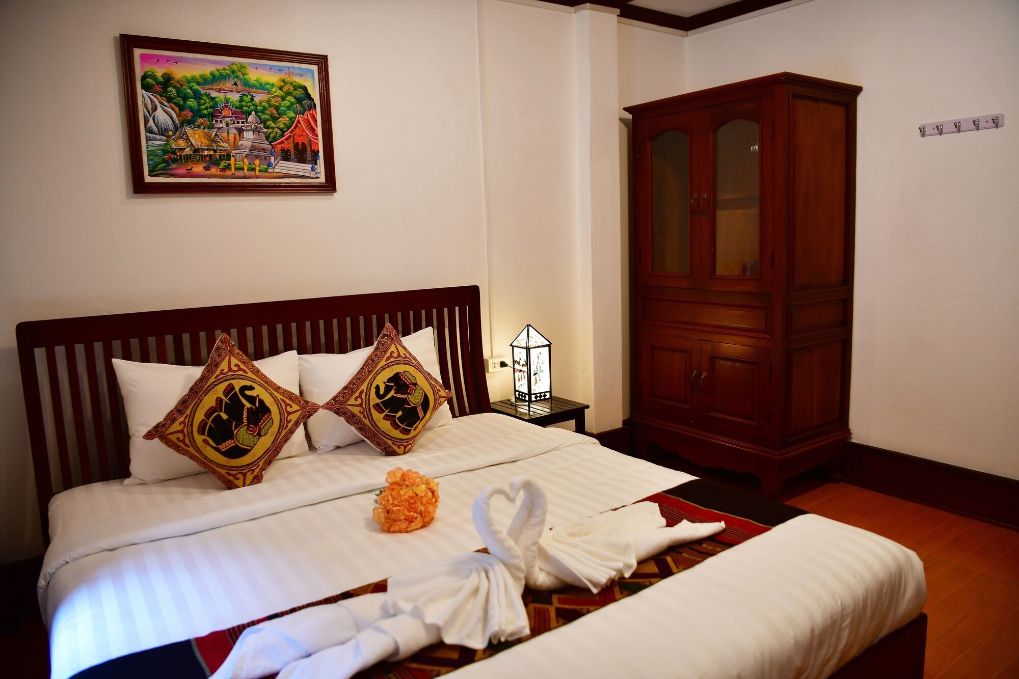 SUPERIOR, KING BED