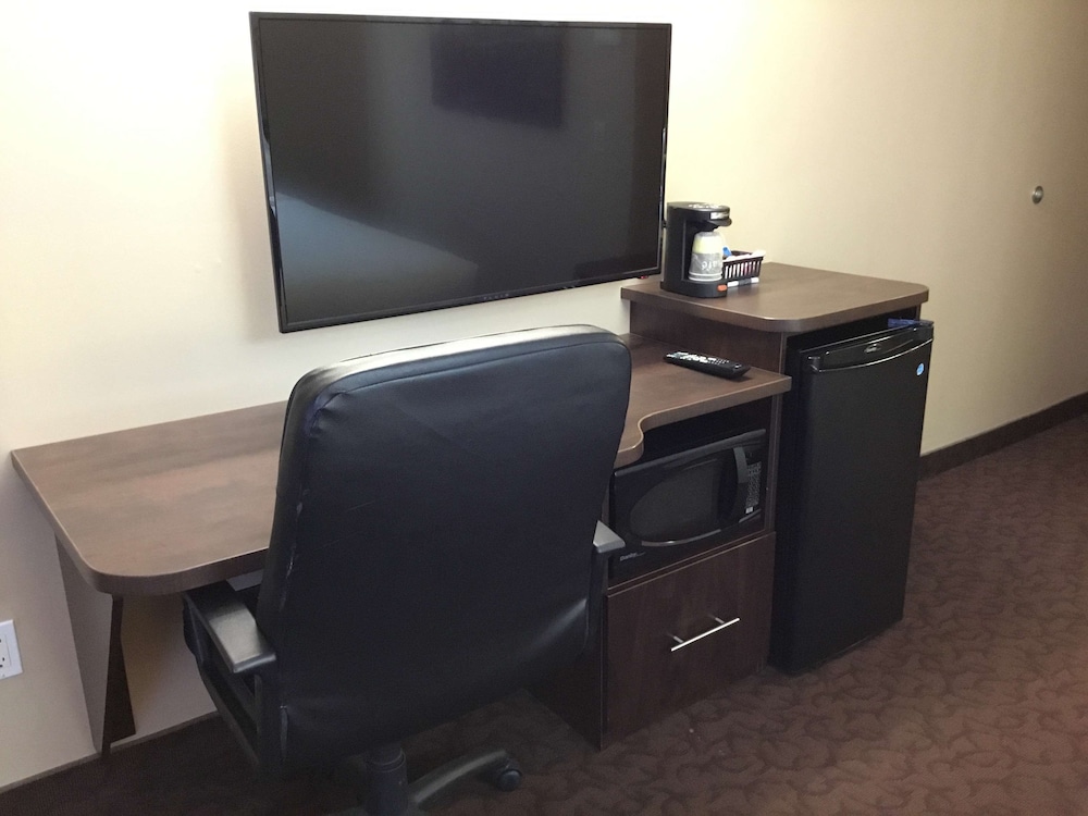 Villa Inn and Suites, SureStay Collection By Best Western 50/54