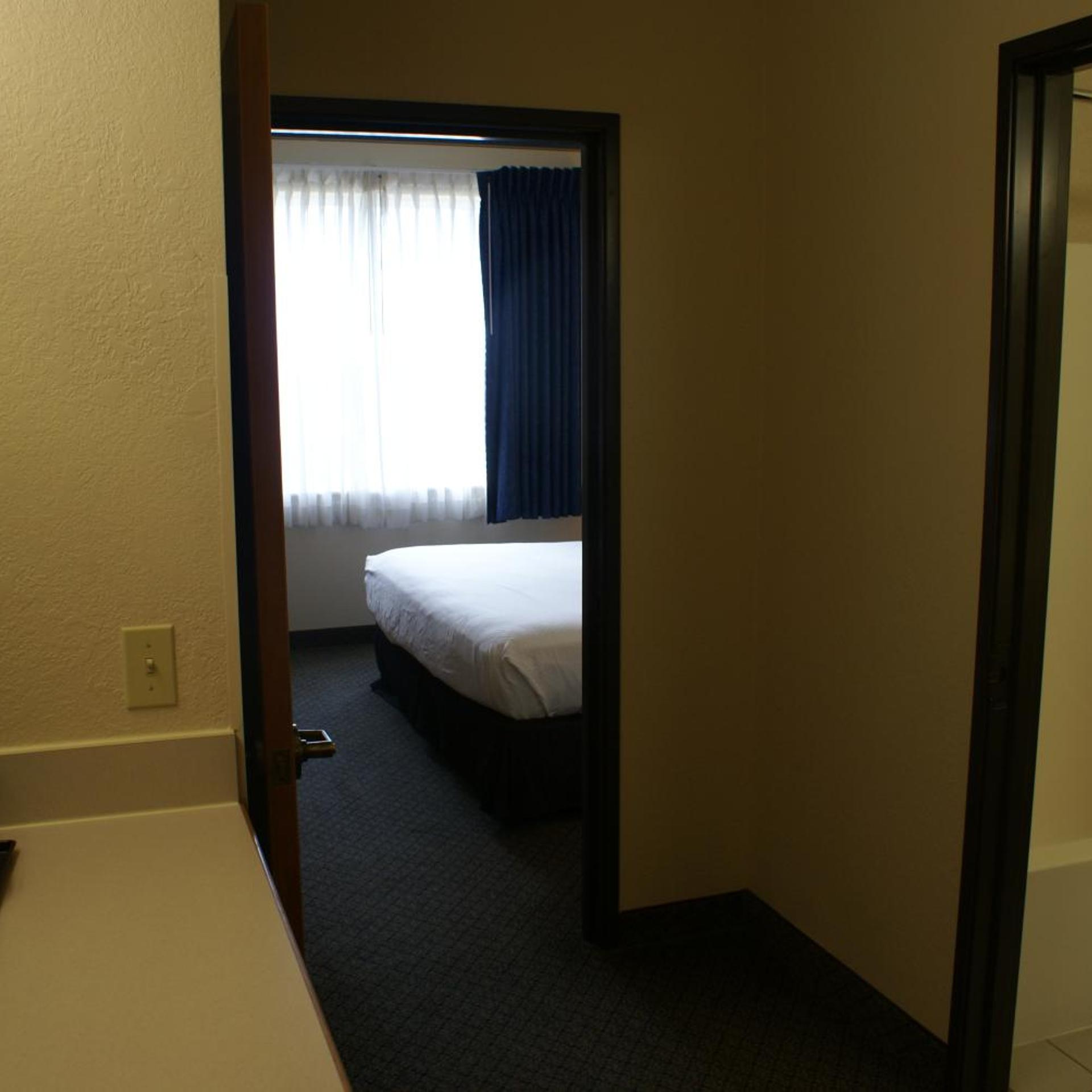 Suite, Queen Bed