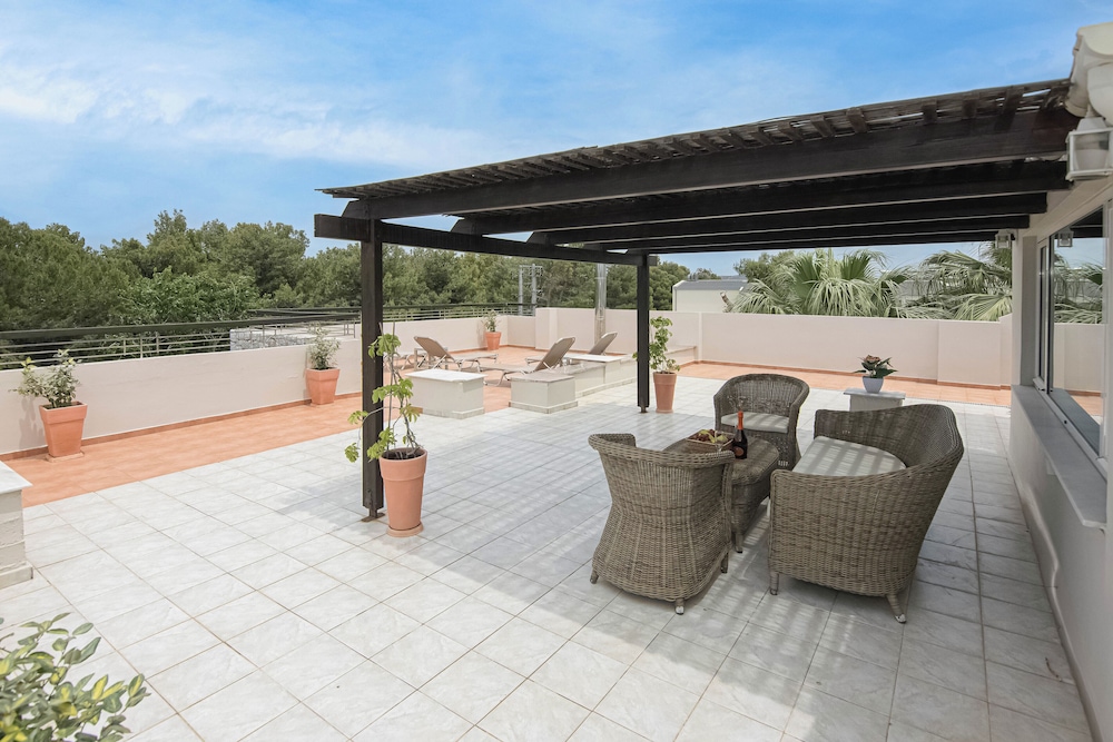 Talos Hotel Apartments 25/50