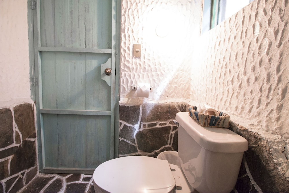ECO HOTEL UXLABIL ATITLAN 48/49