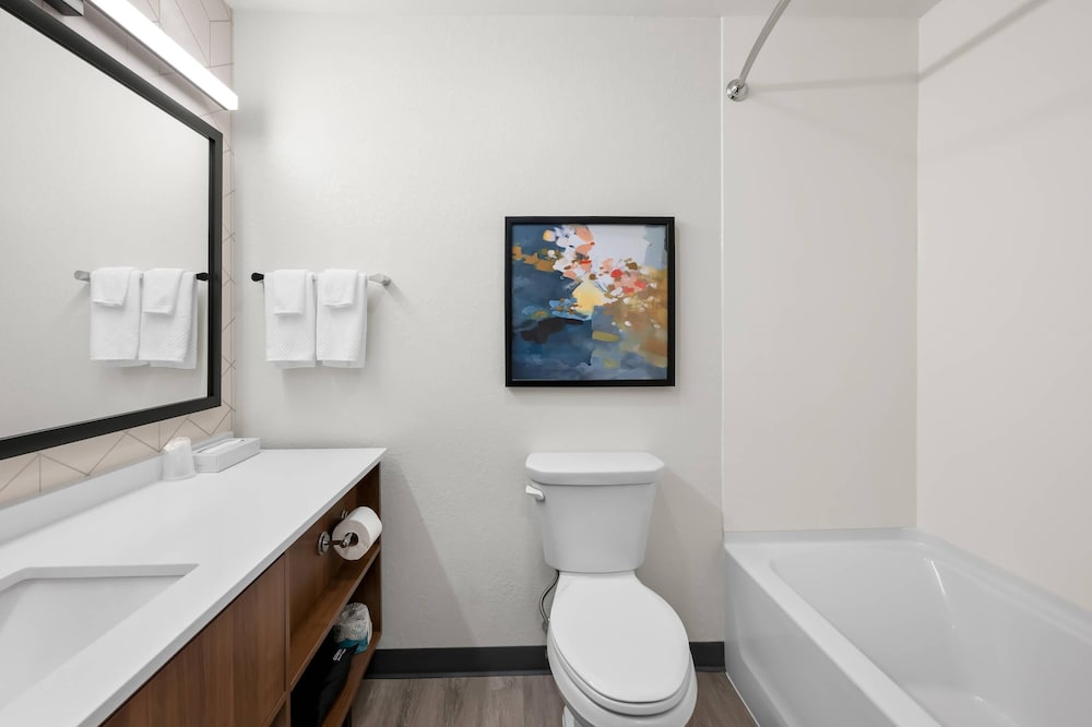 Everhome Suites Portsmouth - Newington 45/46