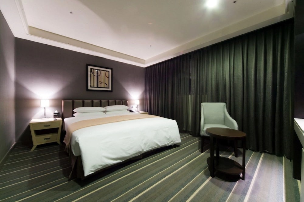 Urban Hotel 33 30/69