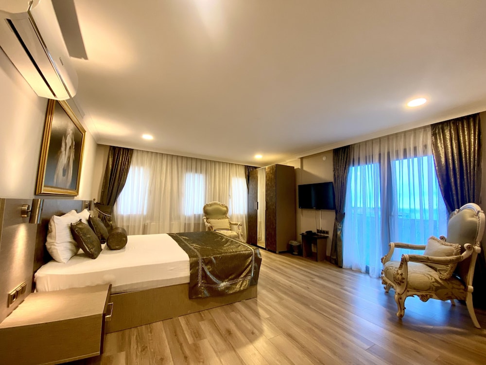 Caykent Suites Deluxe Hotel 7/50