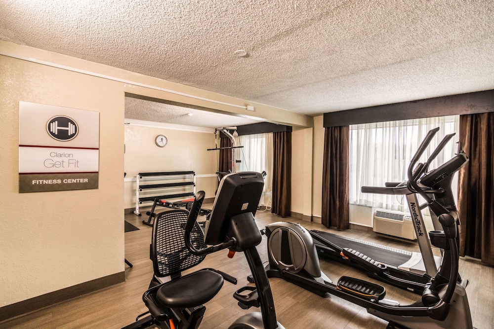 Quality Inn Pensacola, FL 21/36