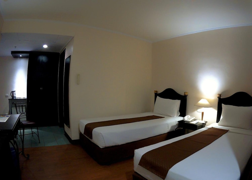 Golden Peak Hotel and Suites powered by Cocotel 13/63