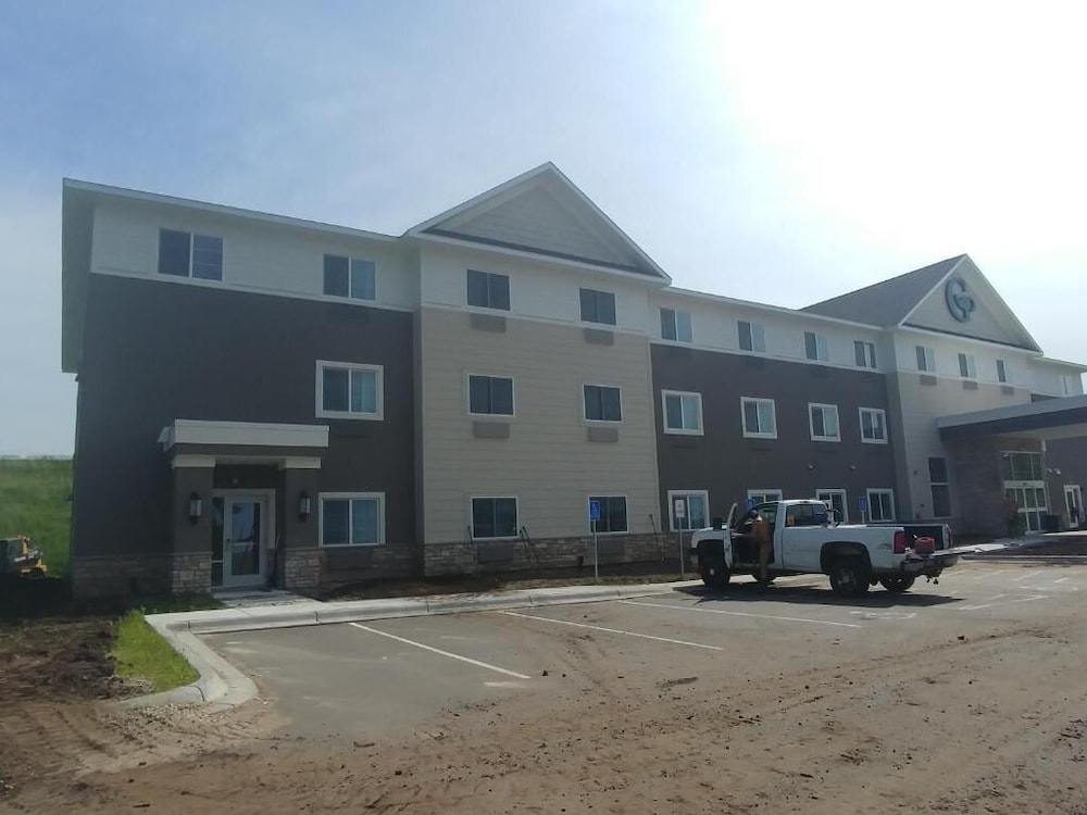GrandStay Hotel & Suites Cannon Falls 35/40