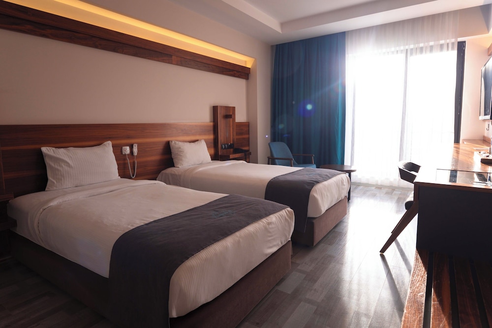 Karpalas City Hotel & Spa 27/70