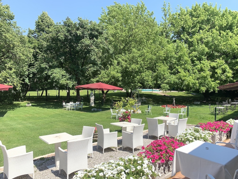 Hotel Villa Luppis 71/77