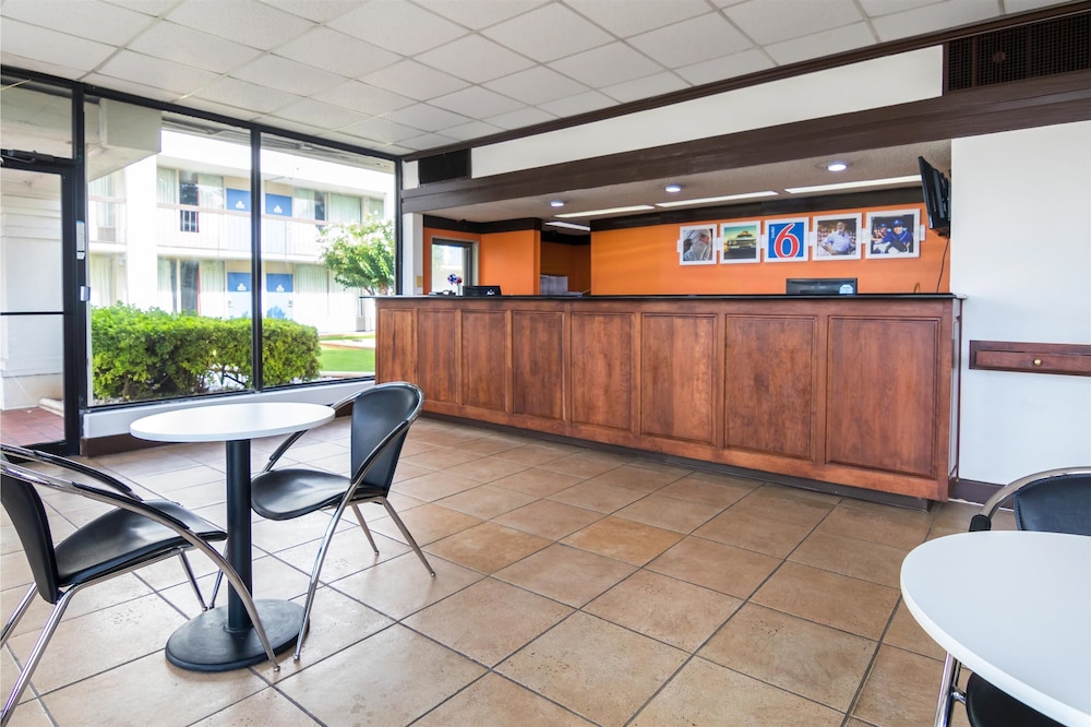 Lobby at Motel6 Conyers, GA, CONYERS - GA