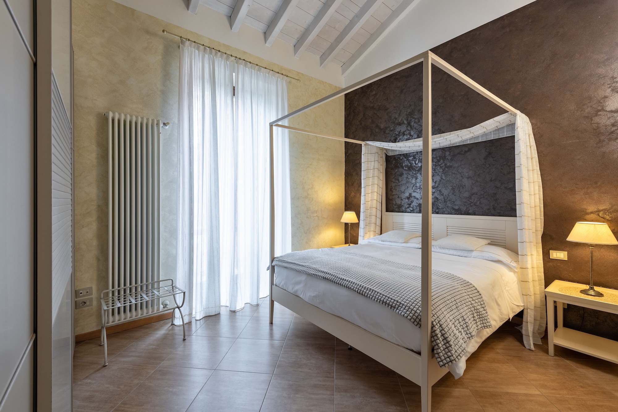 DELUXE, APARTMENT, KING BED, KITCHENETTE, ANNEX