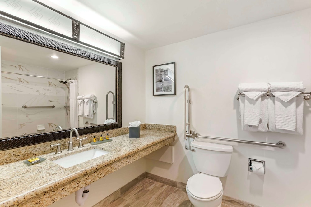 Standard, 2 Queen Beds, Accessible, Best Western Plus Rio Grande Inn 4/5