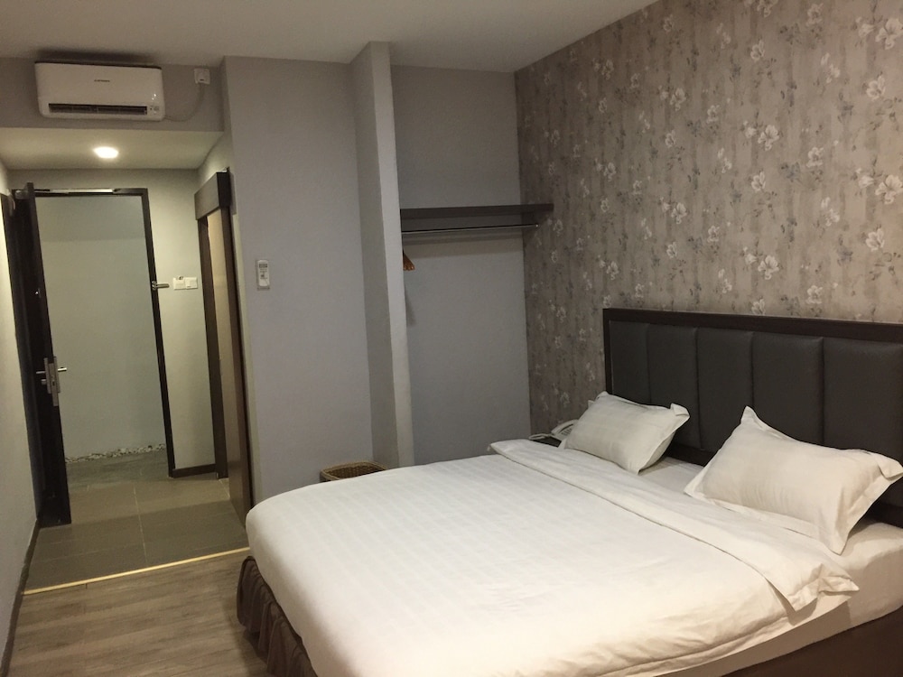 Eatern Hotel 7/21