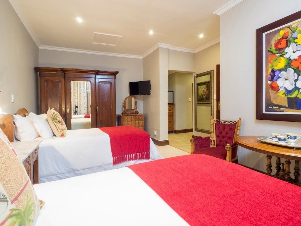 Madison Manor Boutique Hotel 12/72