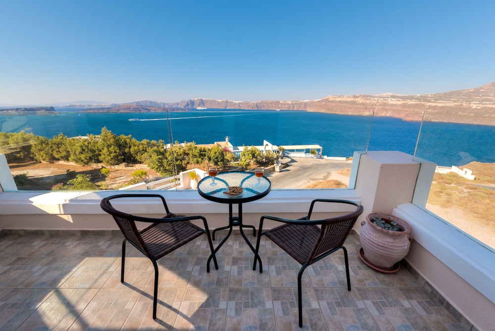 Akrotiri Apartments 46/50