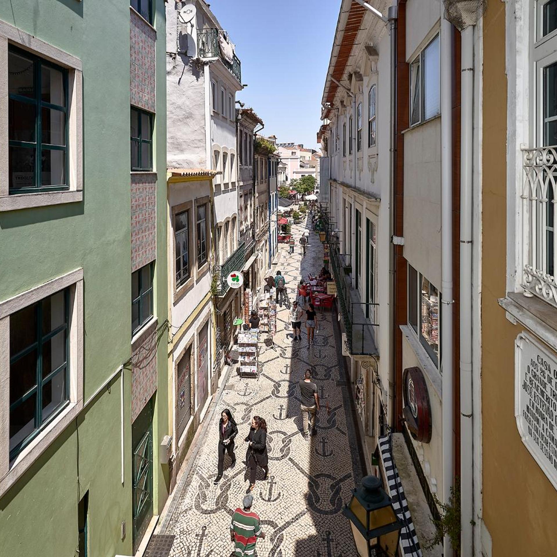 Jose Estevao Hotel 47/55