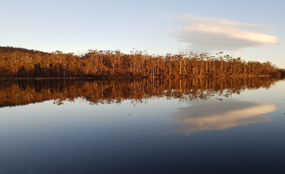 LAKE YALLEENA 24/33