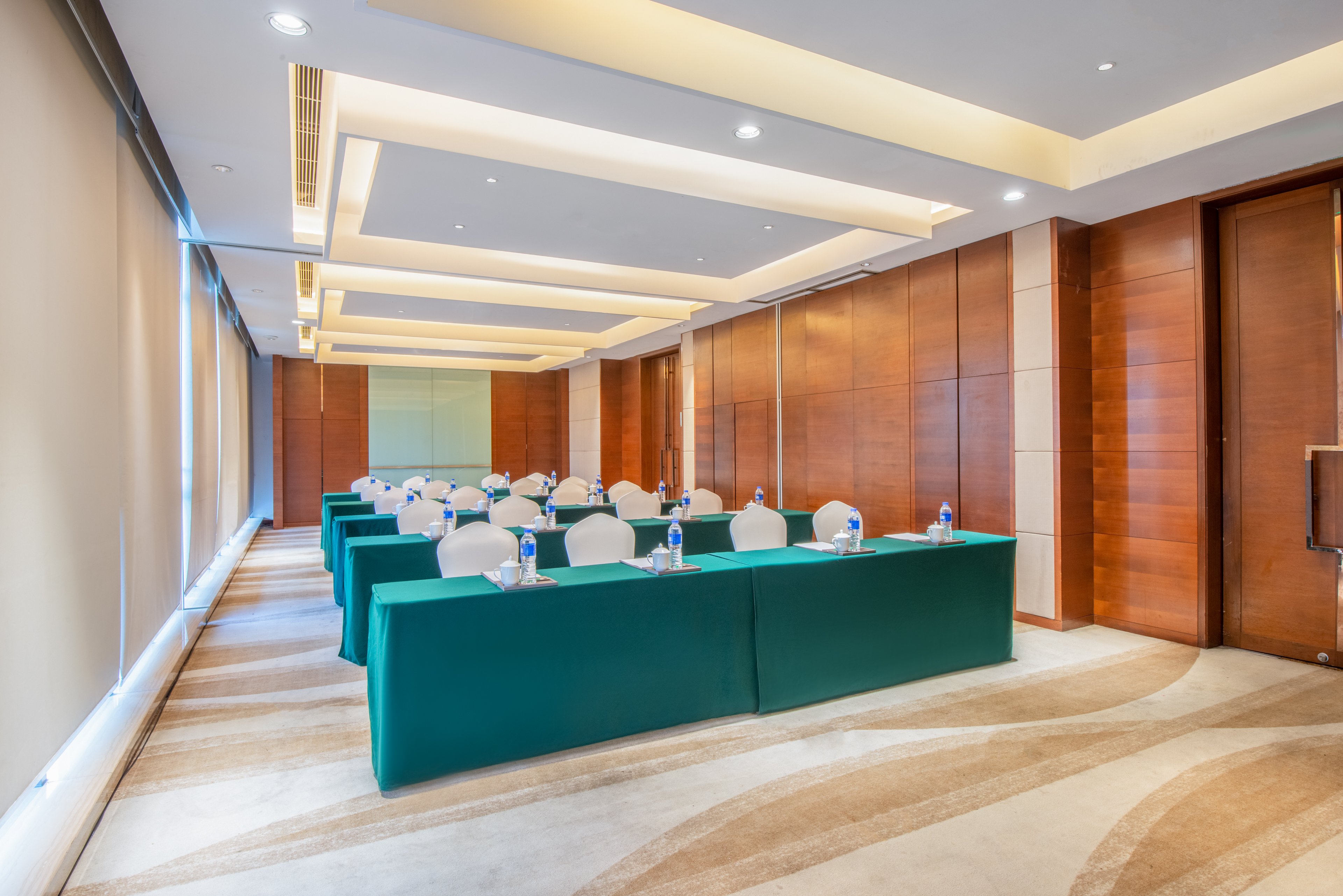 Holiday Inn Nantong Oasis International 11/78