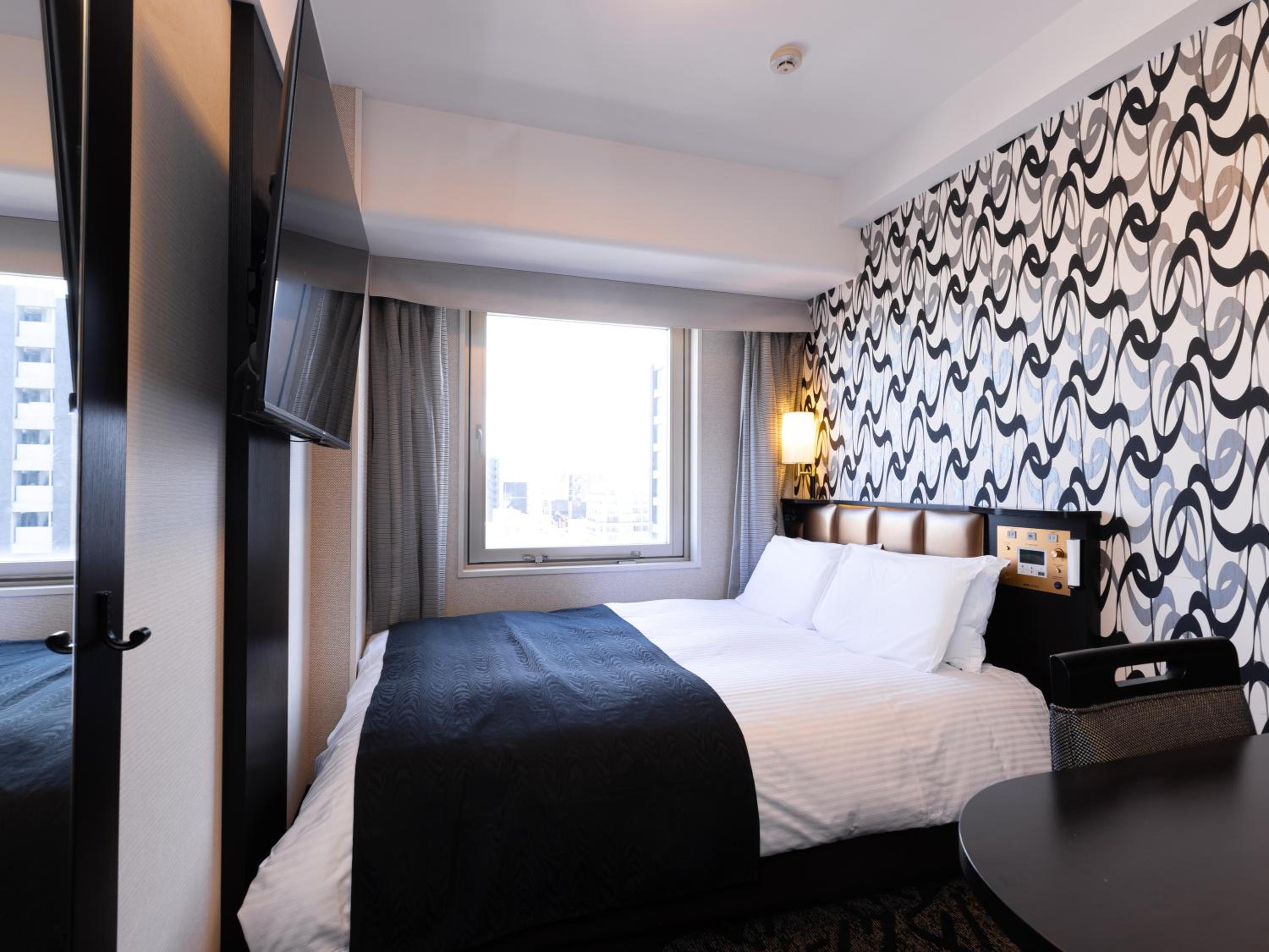 ROOM, DOUBLE BED, SMOKING
