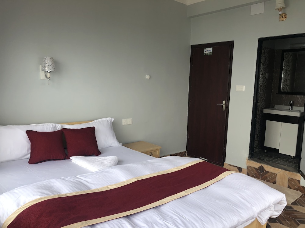 Hotel Pristine Himalaya 10/50