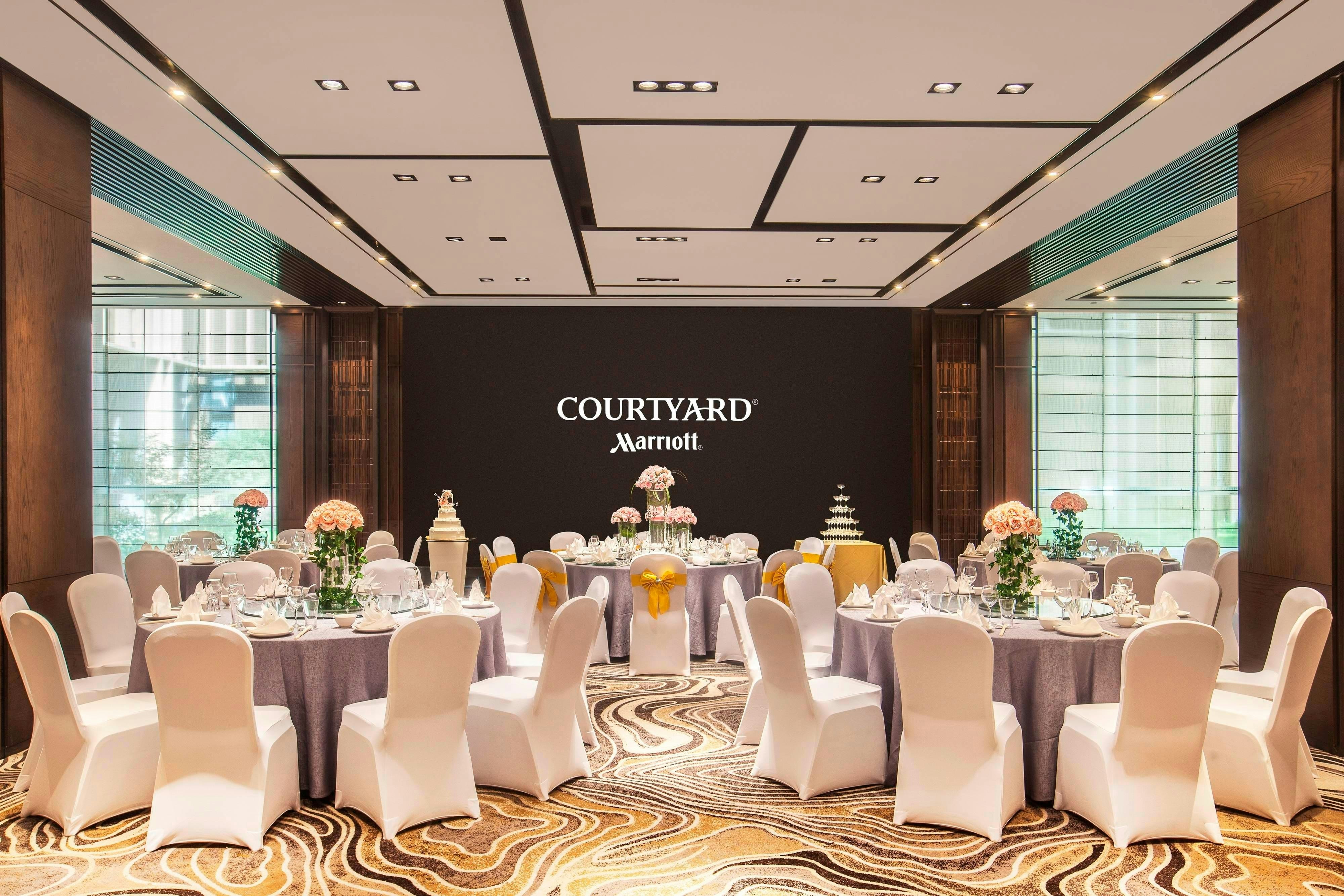 Courtyard Shanghai International Tourism And Resorts Zone 14/18