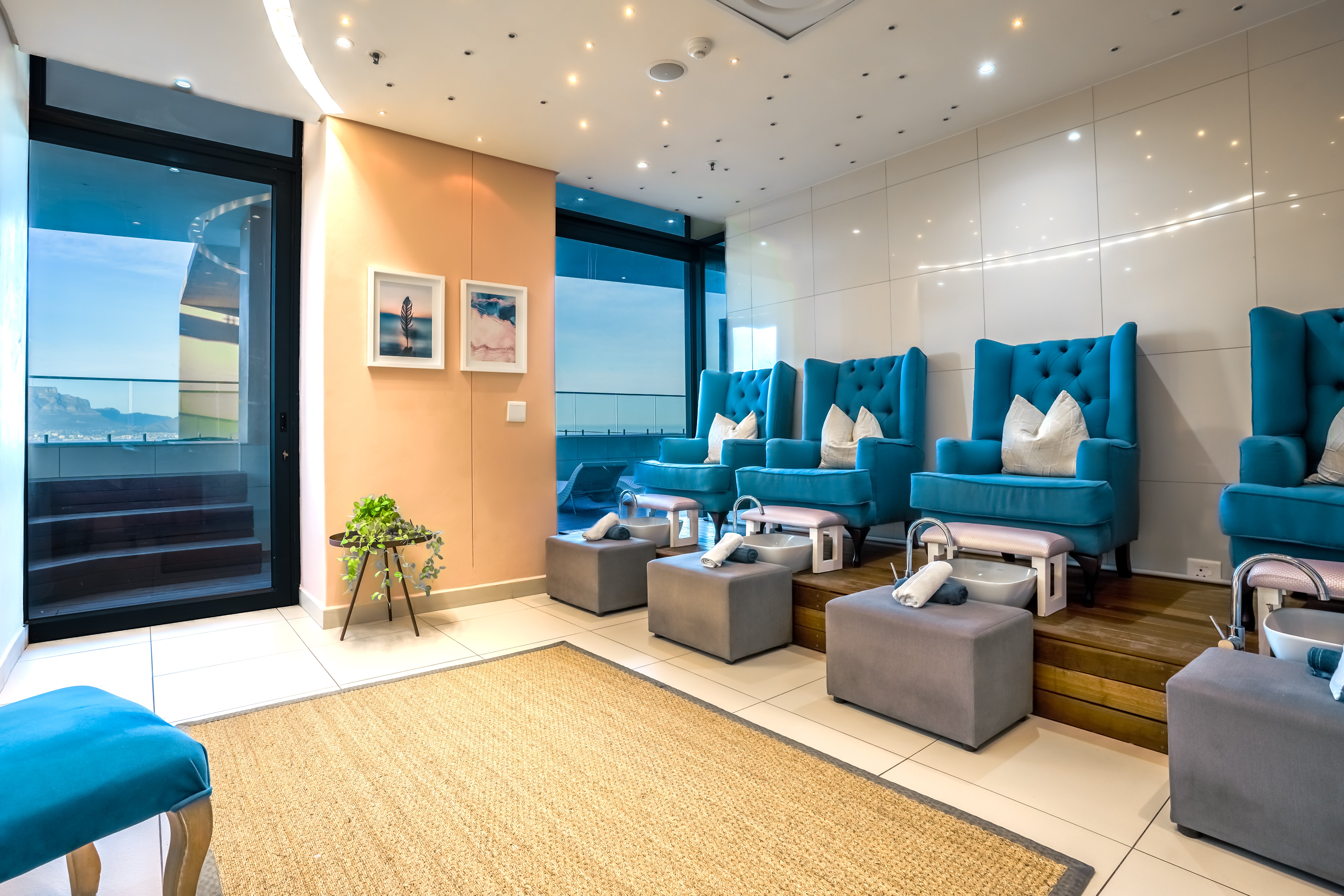 Blaauwberg Beach Hotel 65/100