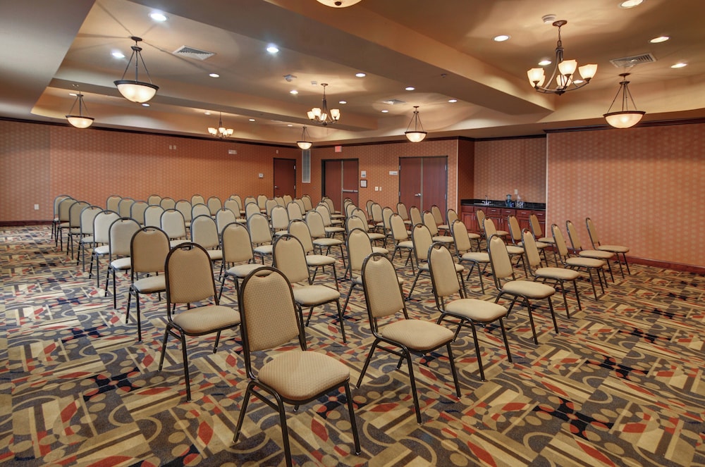 Holiday Inn Express Hotel And Suites Altus 59/69