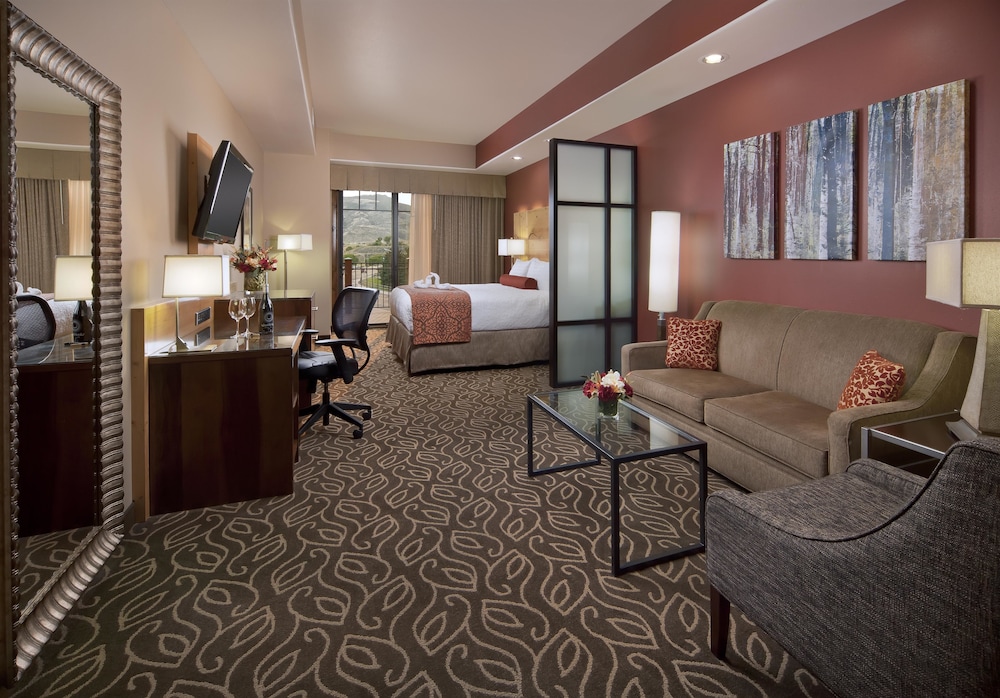 Best Western Premier Ivy Inn And Suites 27/44