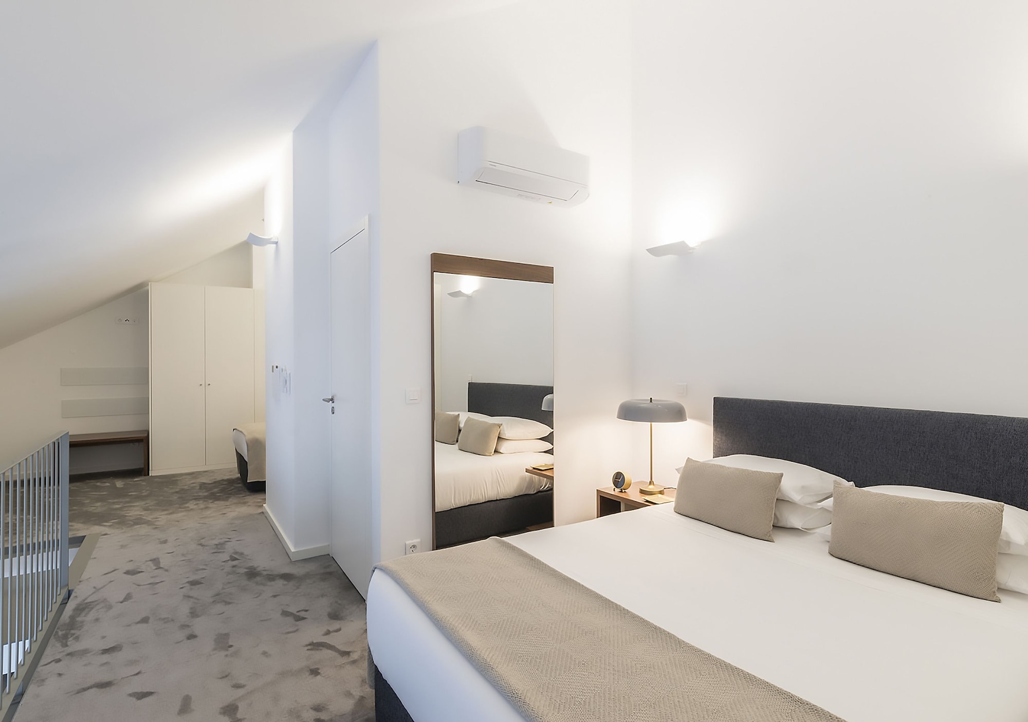 DUPLEX, DELUXE, APARTMENT, MULTIPLE BEDS, POOL ACCESS