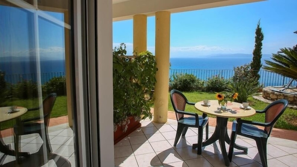Garbis Villas 39/50