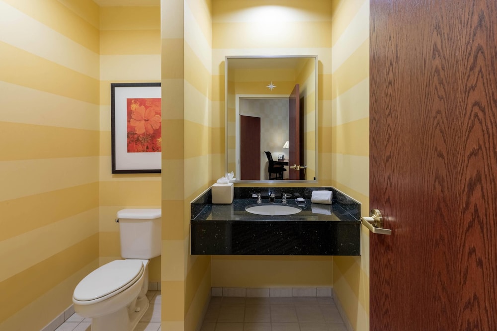 Wyndham Grand Oklahoma City Downtown 68/68