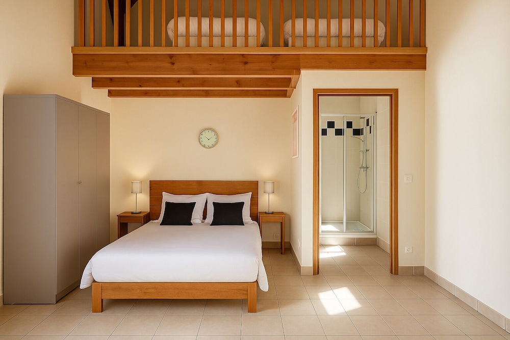 Mezzanine, Studio, 2 Double Beds, Kitchenette