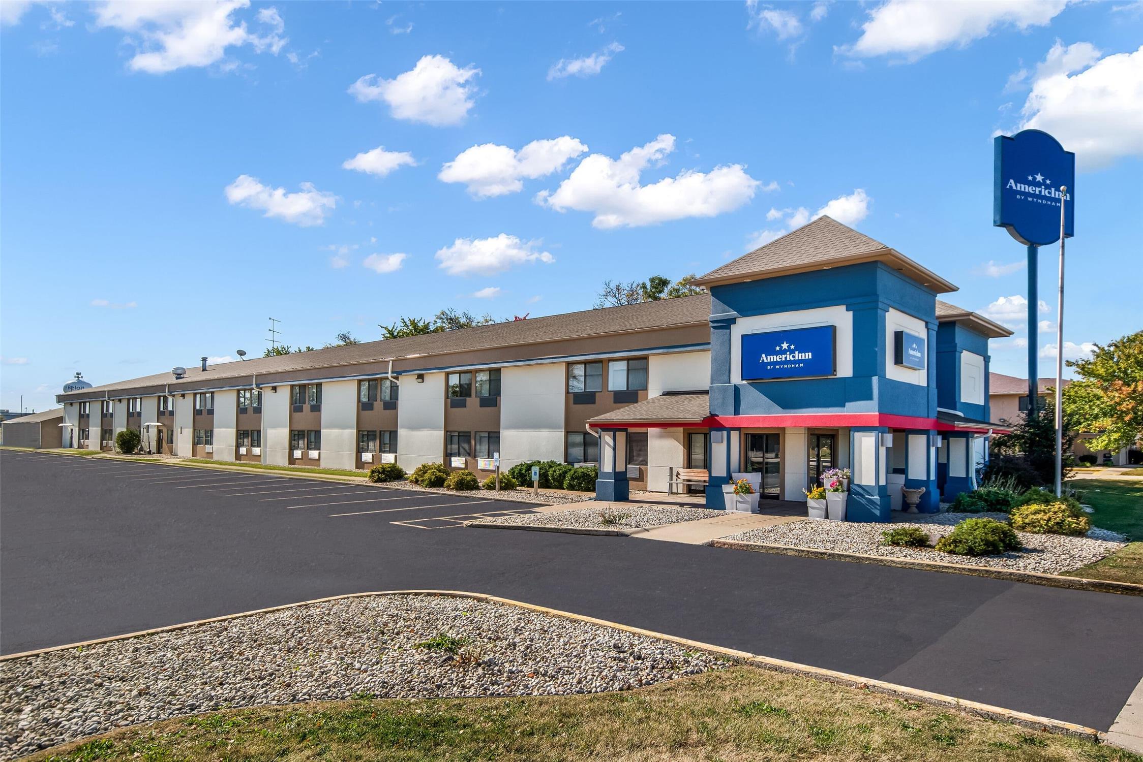 AmericInn by Wyndham Beloit 27/27