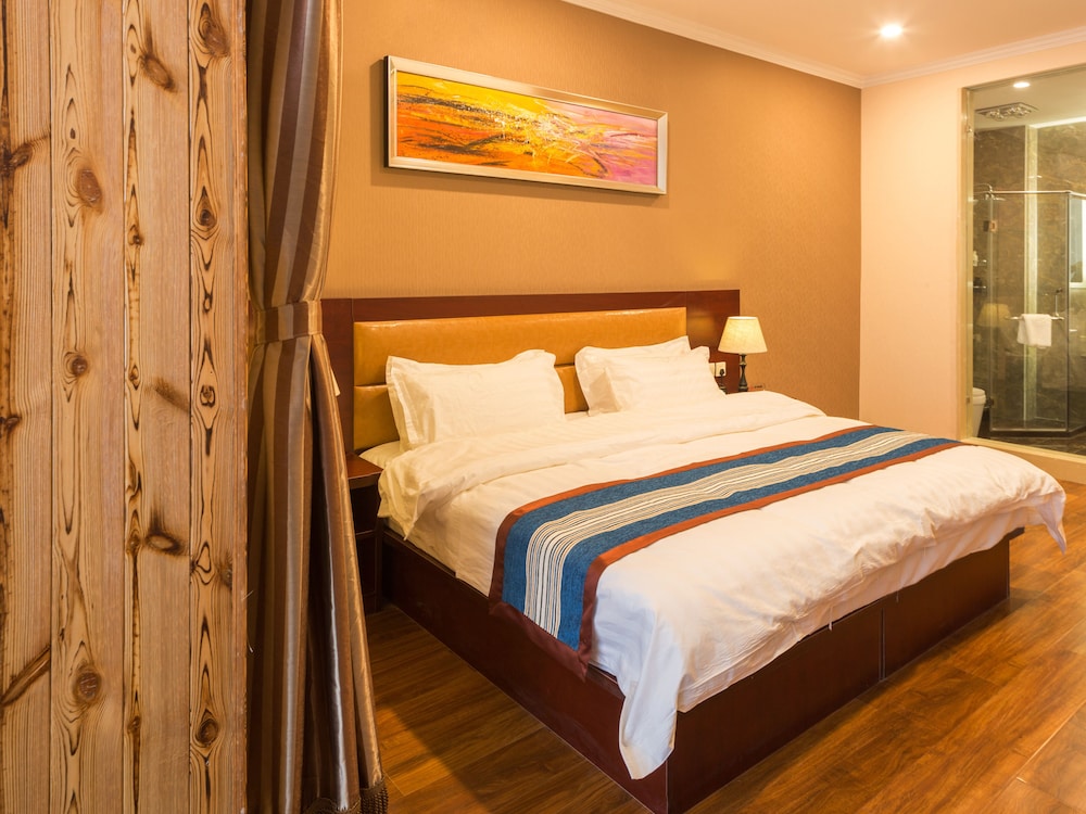 Hill Lily Hotel 7/23