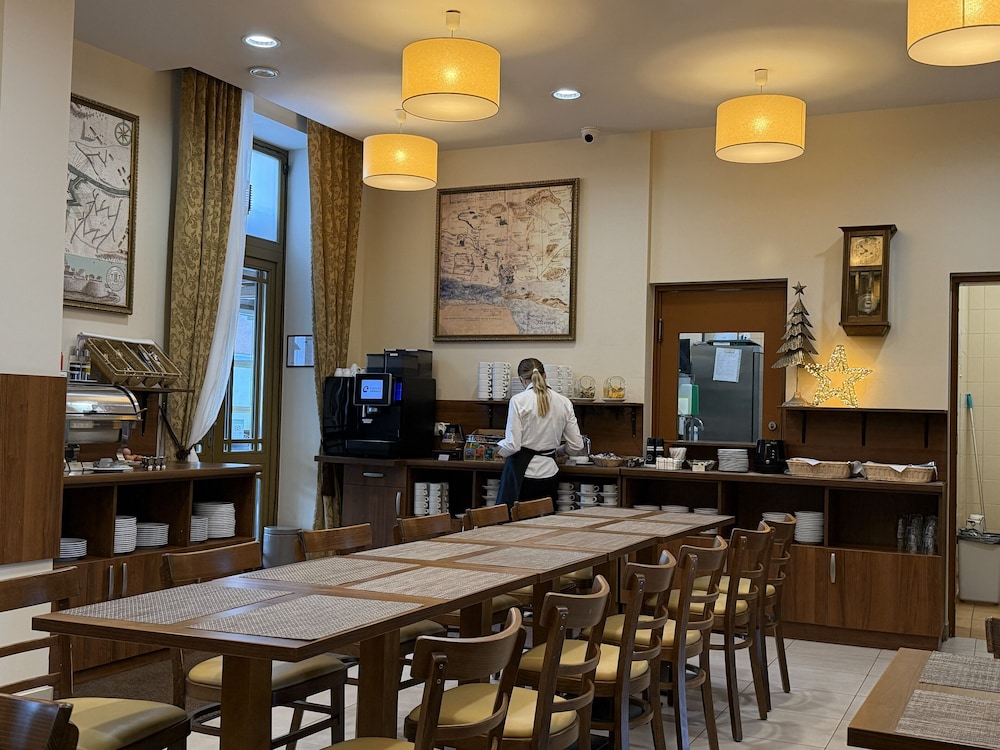 Memel Hotel 46/66