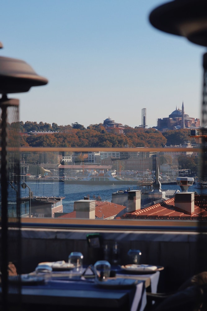 DeCamondo Galata, a Tribute Portfolio Hotel 60/64