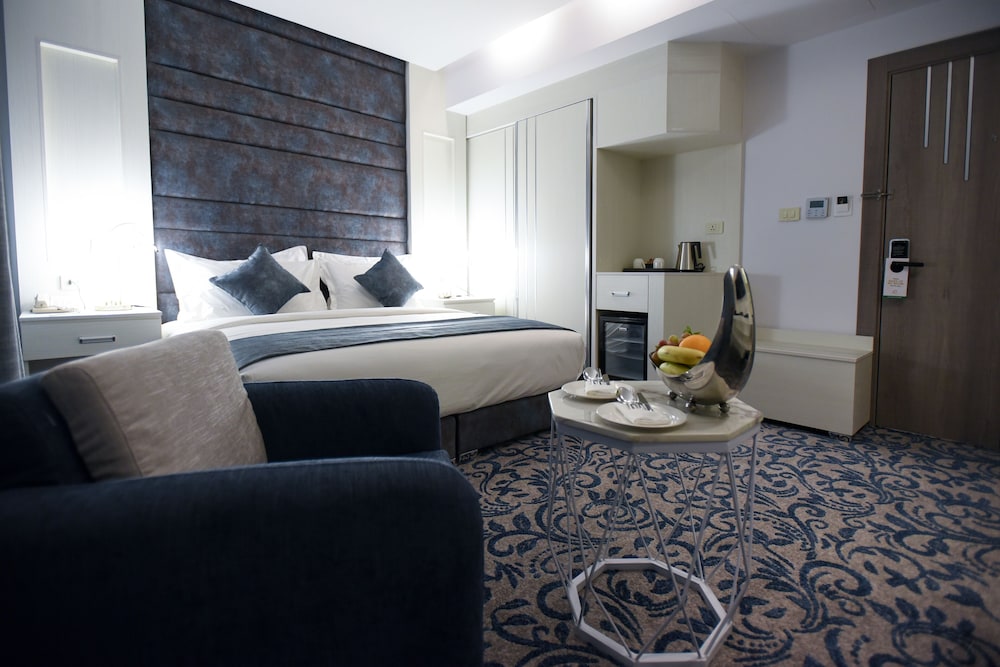 OPAL HOTEL 18/50