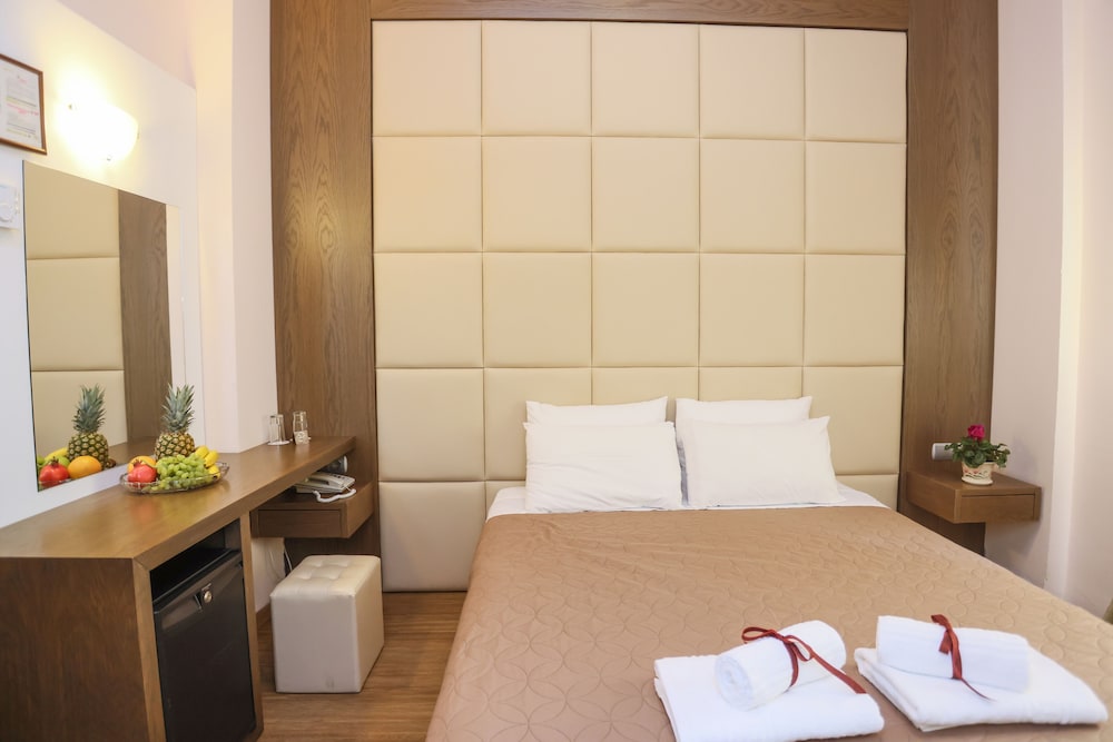 AEGEON HOTEL 24/50