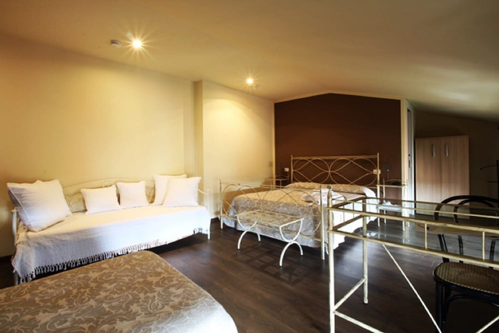 Hotel Italia 17/42