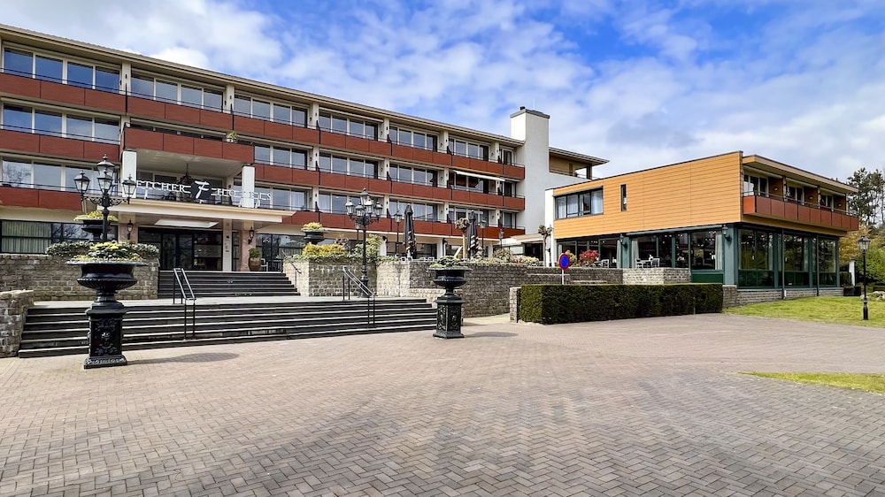 Fletcher Hotel-Restaurant De Hunzebergen 60/66