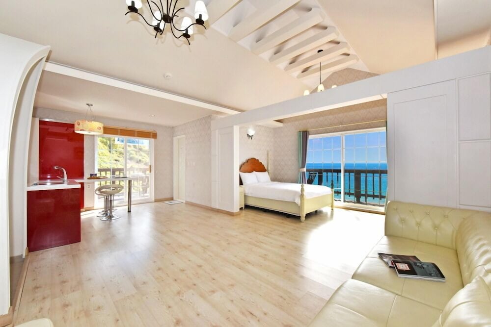 Namhae Bluemare Pension 26/50
