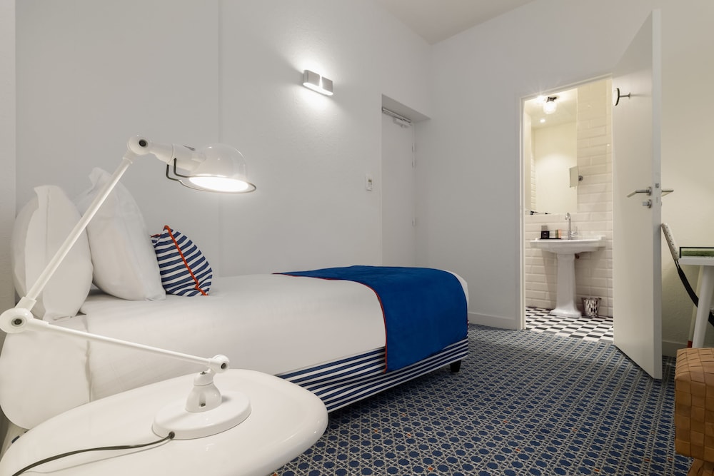 Hotel 34B Astotel (ex-Bergere Opera) 46/74